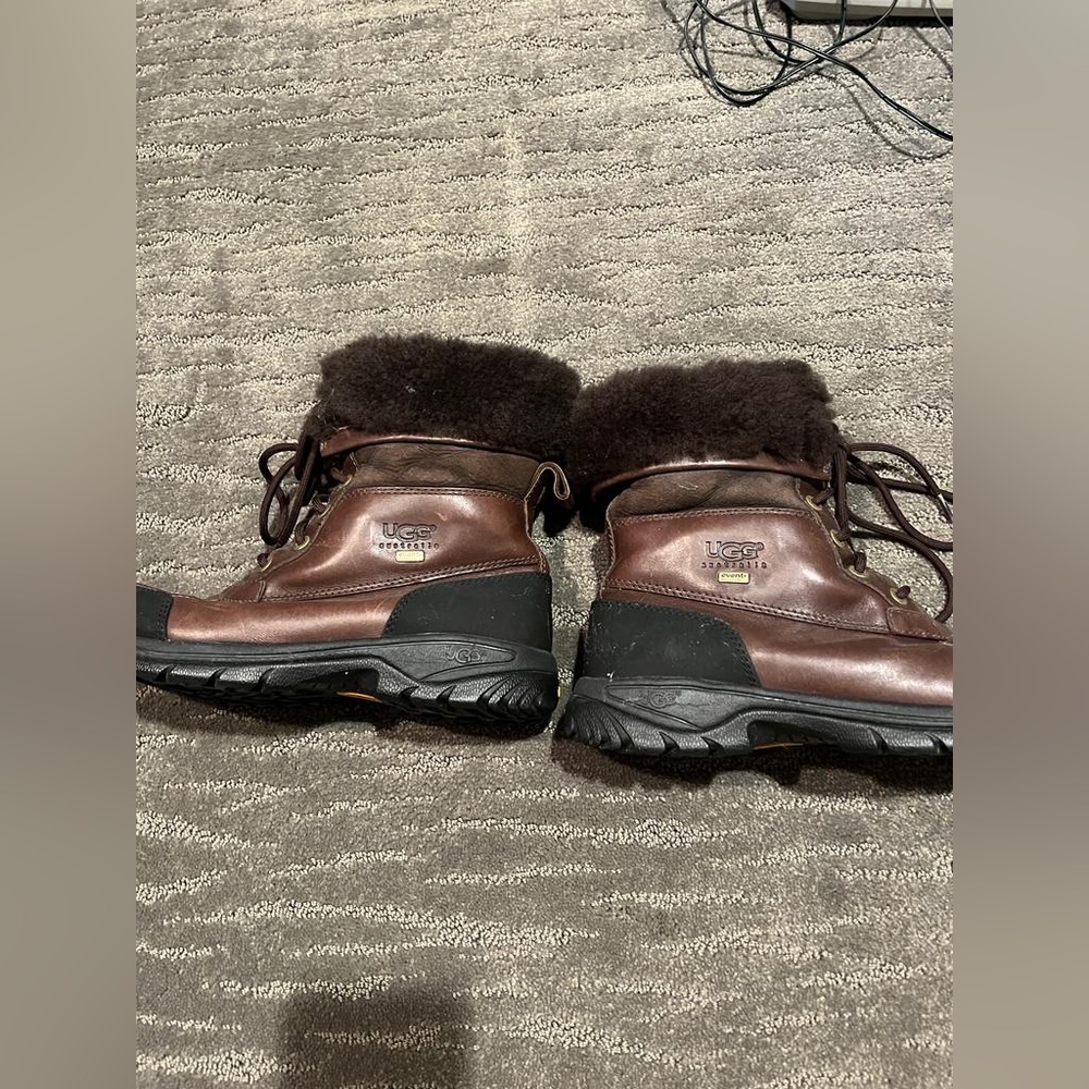 Men’s Ugg snow boots